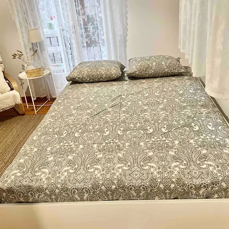Central Comfort Guesthouse Larissa Esterno foto